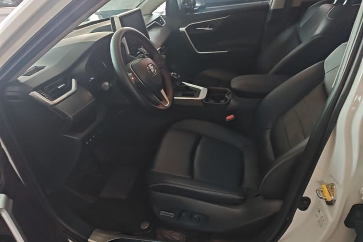 Used Toyota RAV4 2020 2.0L CVT Two-Wheel Drive Prestige Edition Left Front Seat