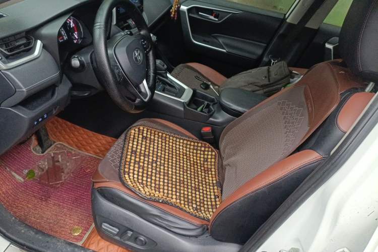 Used Toyota RAV4 2020 2.0L CVT Two-Wheel Drive Fashion Edition Left Front Seat