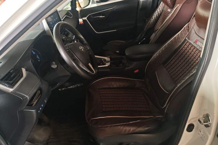 Used Toyota RAV4 2020 Dual-Engine 2.5L E-CVT Two-Wheel Drive Elite Edition Left Front Seat