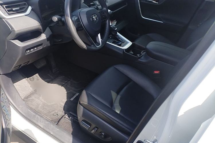 Used Toyota RAV4 2020 2.0L CVT Two-Wheel Drive Fashion PLUS Edition Left Front Seat