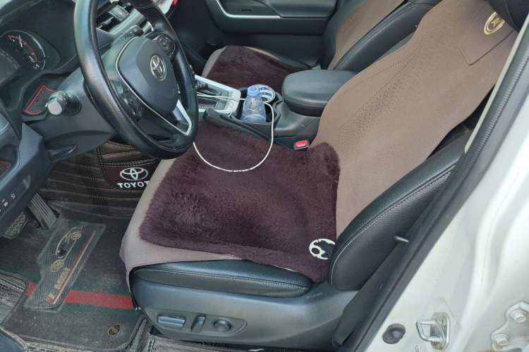 Used Toyota RAV4 2020 2.0L CVT Two-Wheel Drive Fashion Edition Left Front Seat