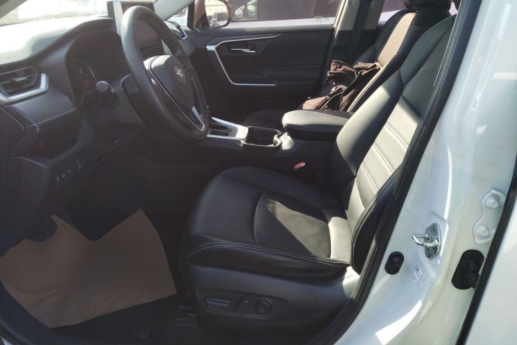 Used Toyota RAV4 2020 2.0L CVT Two-Wheel Drive Fashion Edition Left Front Seat