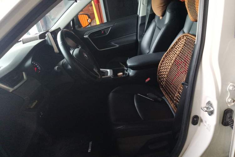 Used Toyota RAV4 2020 2.0L CVT Two-Wheel Drive Urban Edition Left Front Seat