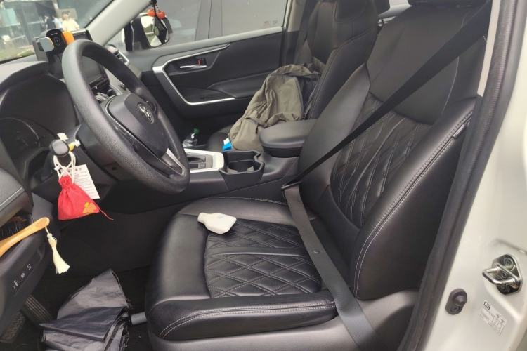 Used Toyota RAV4 2020 Dual-Engine 2.5L E-CVT Two-Wheel Drive Elite Edition Left Front Seat