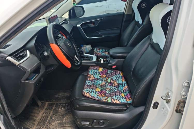 Used Toyota RAV4 2020 2.0L CVT Two-Wheel Drive Fashion Edition Left Front Seat
