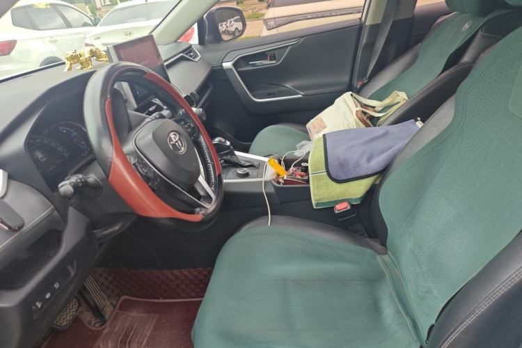 Used Toyota RAV4 2020 Dual-Engine 2.5L E-CVT 4x4 Elite PLUS Edition Left Front Seat