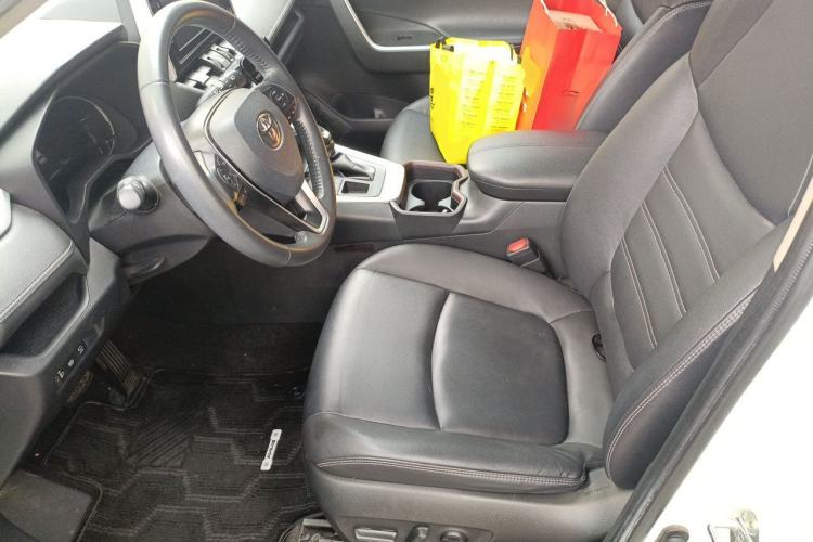 Used Toyota RAV4 2020 2.0L CVT 4x4 Style PLUS Edition Left Front Seat