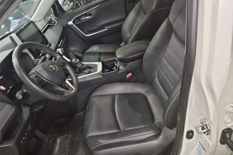 Used Toyota RAV4 2020 Dual-Engine 2.5L E-CVT 4x4 Elite PLUS Edition Left Front Seat