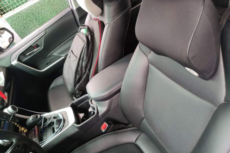 Used Toyota RAV4 2020 2.0L CVT Two-Wheel Drive Fashion Edition Left Front Seat