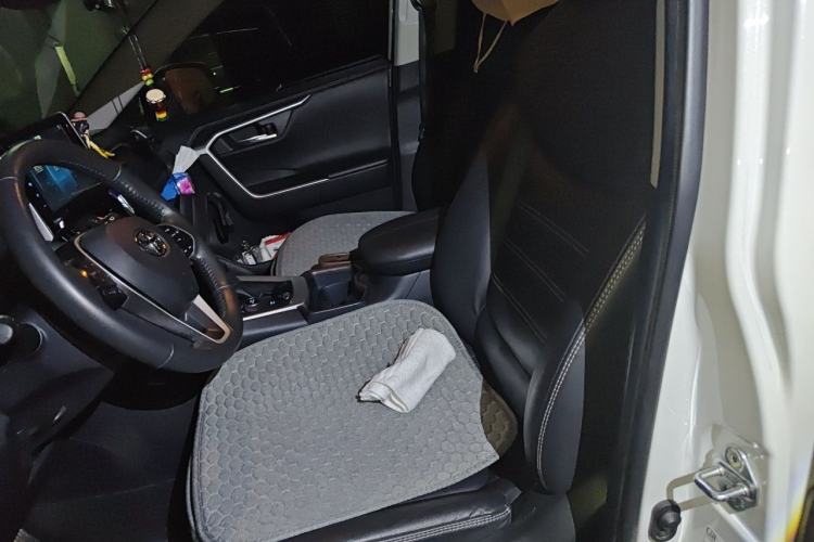Used Toyota RAV4 2020 Dual-Engine 2.5L E-CVT 4x4 Elite PLUS Edition Left Front Seat