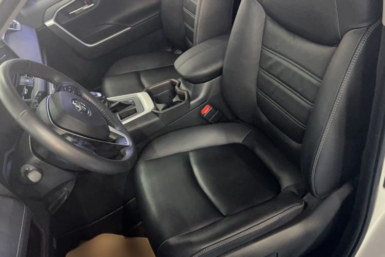 Used Toyota RAV4 2020 2.0L CVT Two-Wheel Drive Prestige Edition Left Front Seat