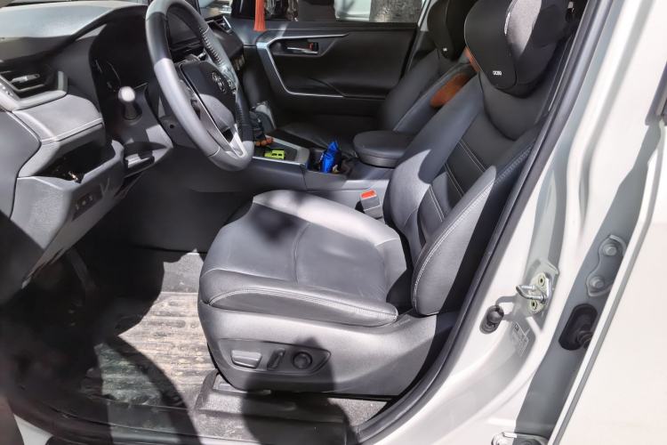 Used Toyota RAV4 2020 2.0L CVT Two-Wheel Drive Fashion PLUS Edition Left Front Seat