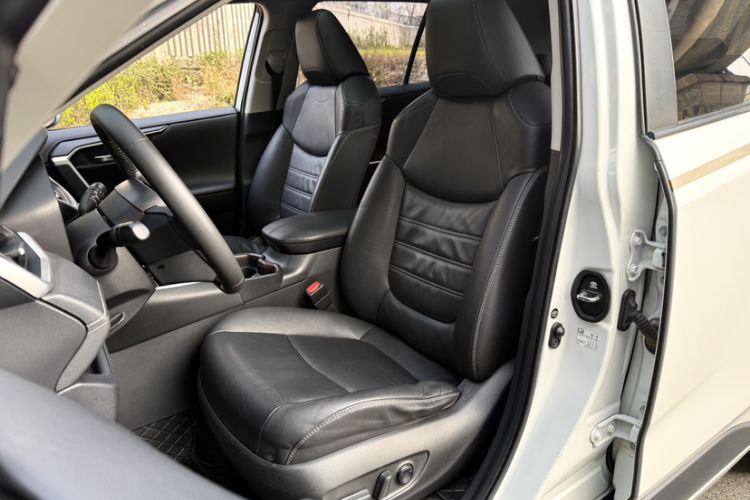 Used Toyota RAV4 2020 2.0L CVT Two-Wheel Drive Fashion PLUS Edition Left Front Seat