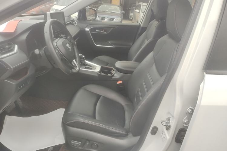 Used Toyota RAV4 2020 2.0L CVT Two-Wheel Drive Prestige Edition Left Front Seat