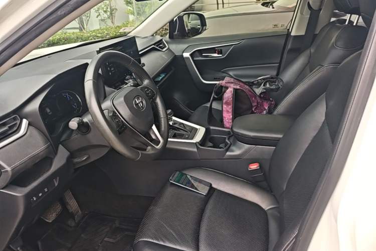 Used Toyota RAV4 2020 Dual-Engine 2.5L E-CVT Two-Wheel Drive Elite Edition Left Front Seat