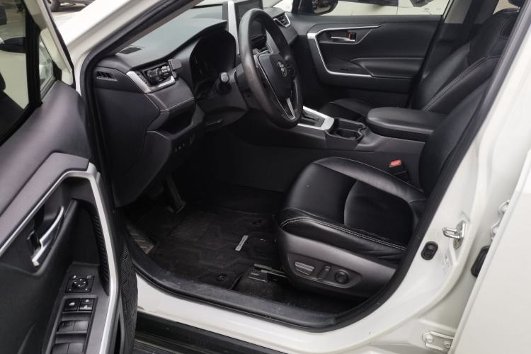 Used Toyota RAV4 2020 2.0L CVT Two-Wheel Drive Fashion Edition Left Front Seat