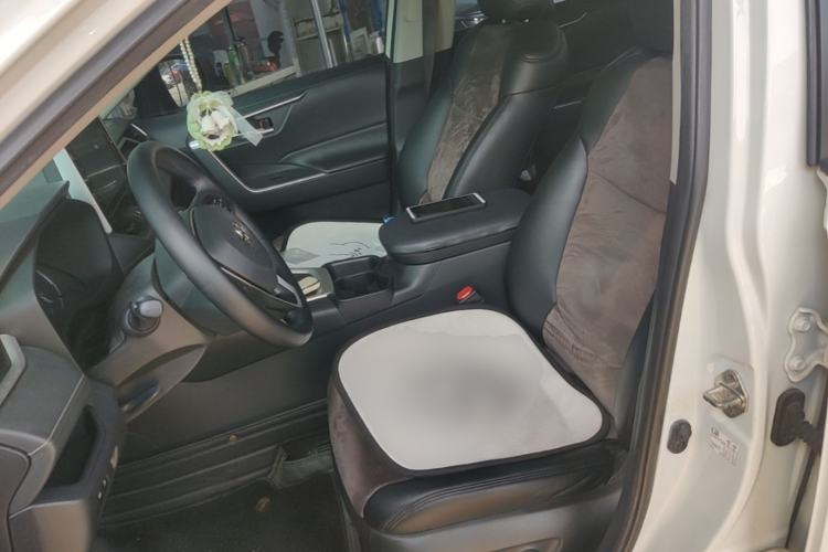 Used Toyota RAV4 2020 2.0L CVT Two-Wheel Drive Fashion Edition Left Front Seat