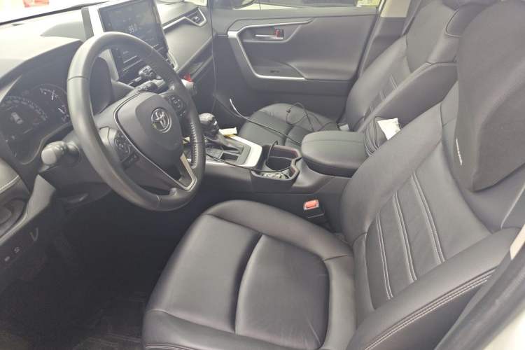Used Toyota RAV4 2020 2.0L CVT 4x4 Style PLUS Edition Left Front Seat