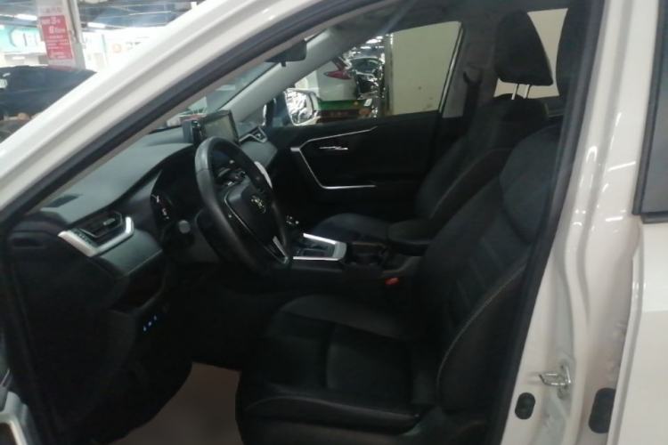 Used Toyota RAV4 2020 2.0L CVT Two-Wheel Drive Prestige Edition Left Front Seat