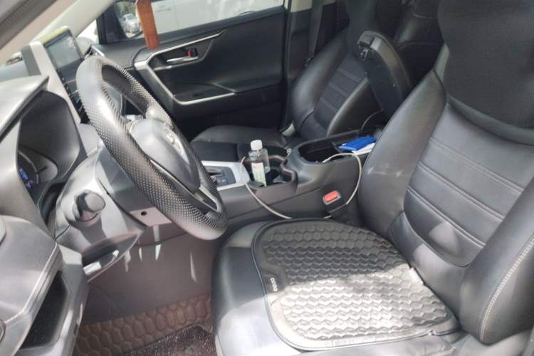 Used Toyota RAV4 2020 Dual-Engine 2.5L E-CVT 4x4 Elite PLUS Edition Left Front Seat