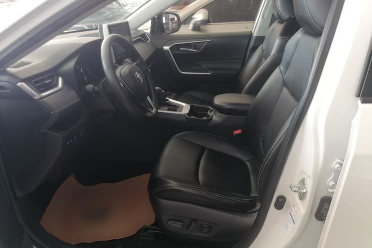 Used Toyota RAV4 2020 2.0L CVT 4x4 Trend Edition Left Front Seat