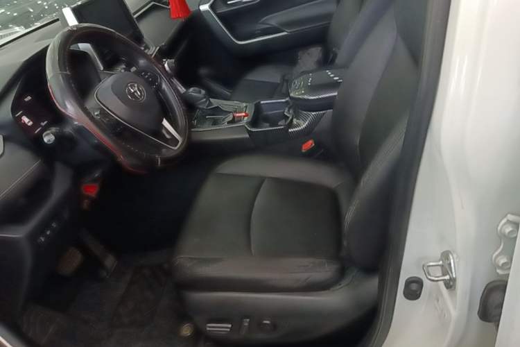Used Toyota RAV4 2020 2.0L CVT Two-Wheel Drive Fashion Edition Left Front Seat
