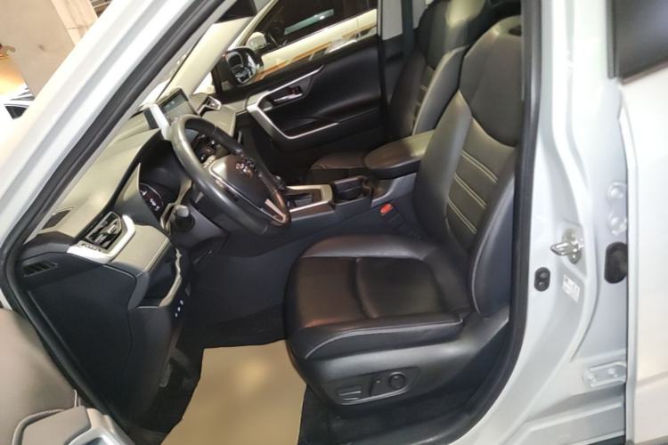 Used Toyota RAV4 2020 2.0L CVT Two-Wheel Drive Fashion PLUS Edition Left Front Seat