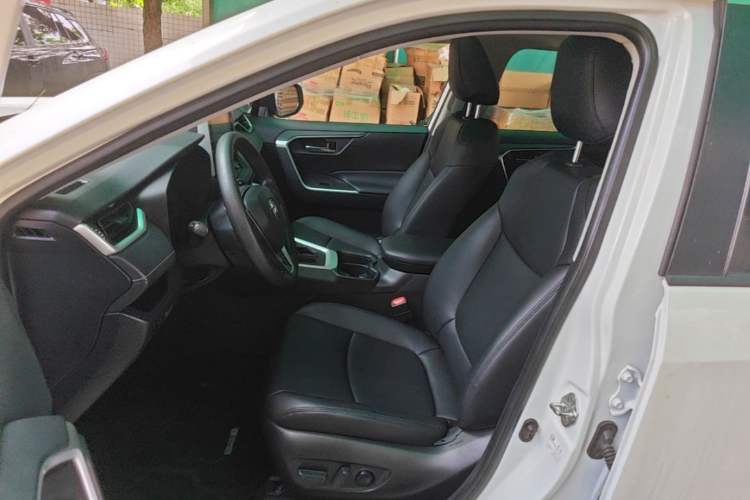 Used Toyota RAV4 2020 2.0L CVT Two-Wheel Drive Fashion Edition Left Front Seat