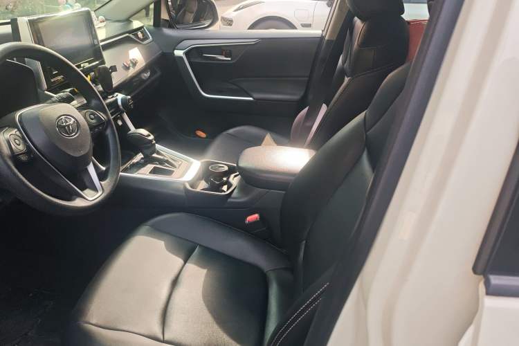 Used Toyota RAV4 2020 2.0L CVT Two-Wheel Drive Fashion Edition Left Front Seat