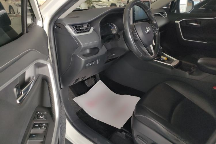 Used Toyota RAV4 2020 Dual-Engine 2.5L E-CVT 4x4 Elite PLUS Edition Left Front Seat