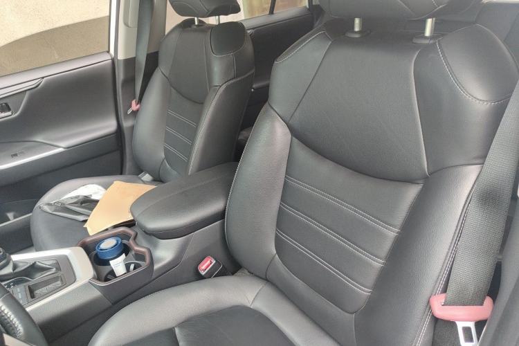 Used Toyota RAV4 2020 2.0L CVT Two-Wheel Drive Prestige Edition Left Front Seat