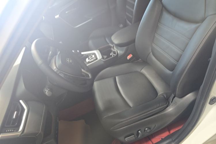 Used Toyota RAV4 2020 2.0L CVT Two-Wheel Drive Prestige Edition Left Front Seat
