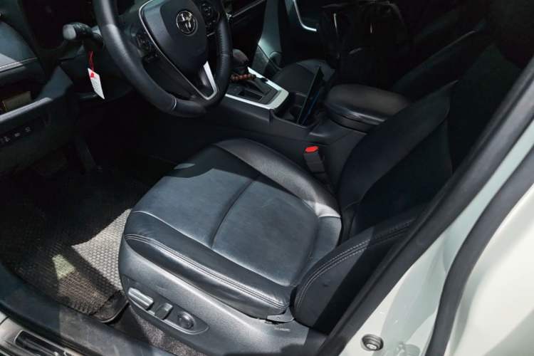 Used Toyota RAV4 2020 2.0L CVT Two-Wheel Drive Fashion Edition Left Front Seat