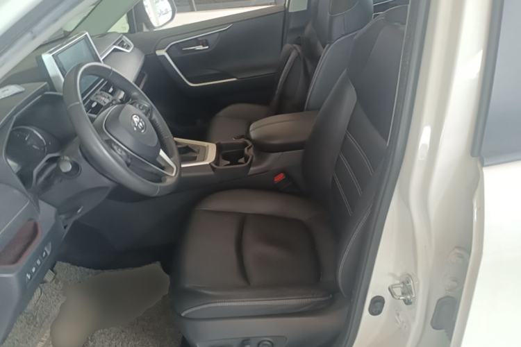 Used Toyota RAV4 2020 2.0L CVT Two-Wheel Drive Prestige Edition Left Front Seat