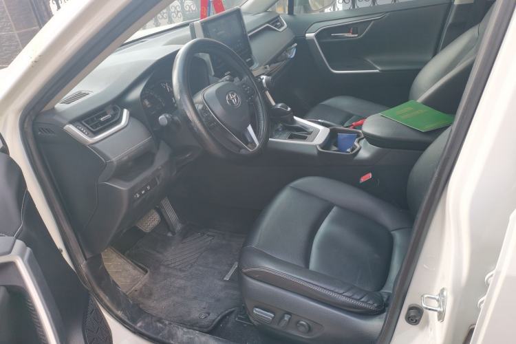 Used Toyota RAV4 2020 2.0L CVT Two-Wheel Drive Fashion PLUS Edition Left Front Seat