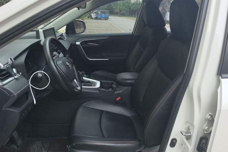 Used Toyota RAV4 2020 2.0L CVT Two-Wheel Drive Fashion Edition Left Front Seat