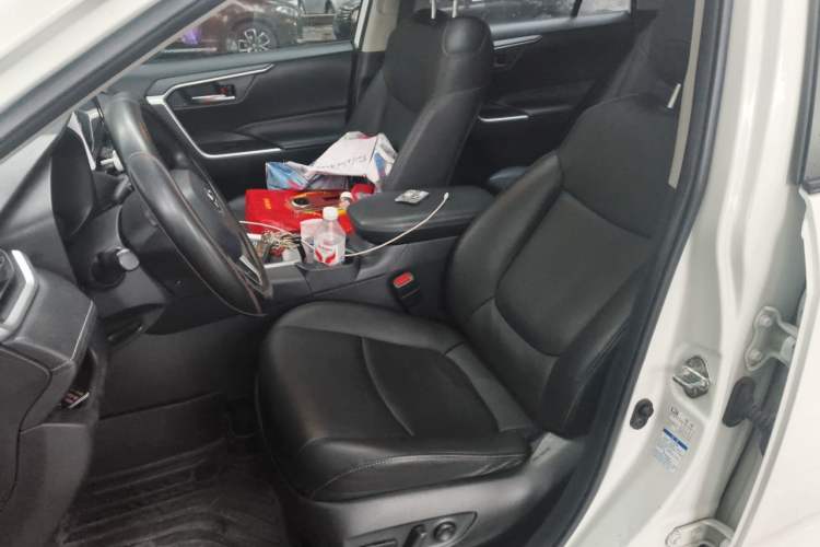 Used Toyota RAV4 2020 2.0L CVT 4x4 Trend Edition Left Front Seat
