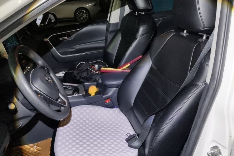 Used Toyota RAV4 2020 2.0L CVT Two-Wheel Drive Fashion Edition Left Front Seat