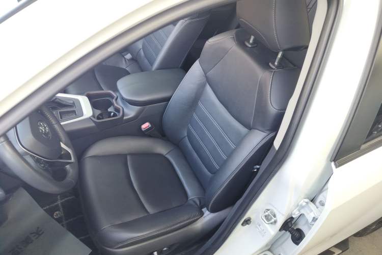 Used Toyota RAV4 2020 2.0L CVT Two-Wheel Drive Prestige Edition Left Front Seat