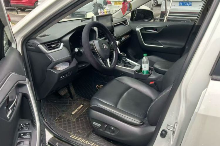 Used Toyota RAV4 2020 2.0L CVT Two-Wheel Drive Fashion PLUS Edition Left Front Seat