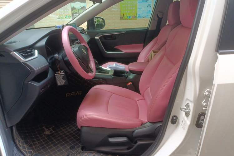 Used Toyota RAV4 2020 2.0L CVT Two-Wheel Drive Urban Edition Left Front Seat