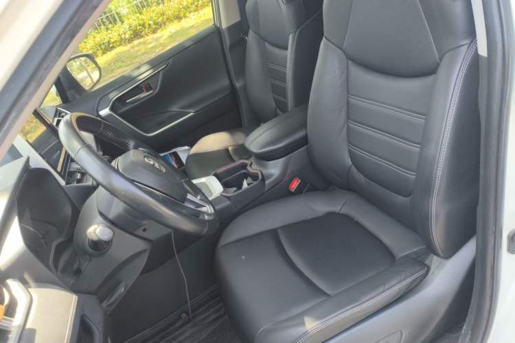 Used Toyota RAV4 2020 Dual-Engine 2.5L E-CVT 4x4 Elite PLUS Edition Left Front Seat