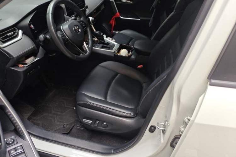Used Toyota RAV4 2020 2.0L CVT Two-Wheel Drive Fashion PLUS Edition Left Front Seat