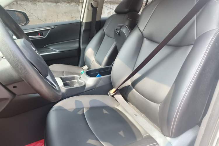 Used Toyota RAV4 2020 2.0L CVT Two-Wheel Drive Fashion Edition Left Front Seat