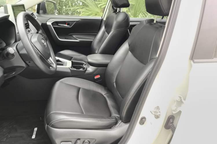 Used Toyota RAV4 2020 2.0L CVT Two-Wheel Drive Fashion Edition Left Front Seat