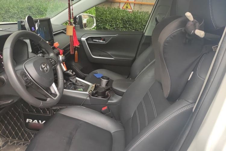 Used Toyota RAV4 2020 2.0L CVT Two-Wheel Drive Prestige Edition Left Front Seat
