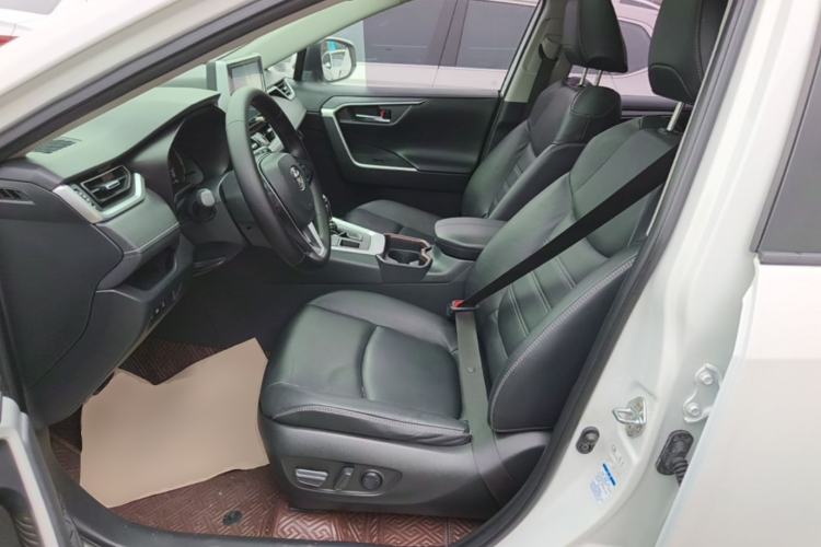 Used Toyota RAV4 2020 2.0L CVT 4x4 Style PLUS Edition Left Front Seat