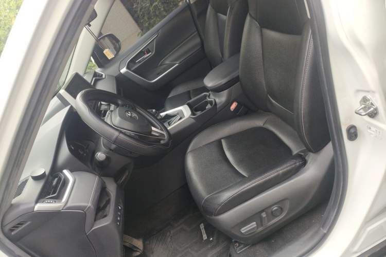 Used Toyota RAV4 2020 2.0L CVT Two-Wheel Drive Fashion Edition Left Front Seat