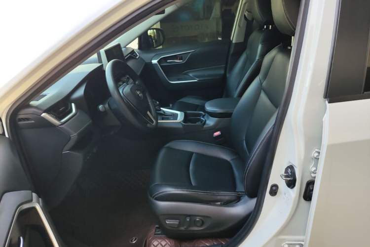 Used Toyota RAV4 2020 Dual-Engine 2.5L E-CVT Two-Wheel Drive Elite Edition Left Front Seat