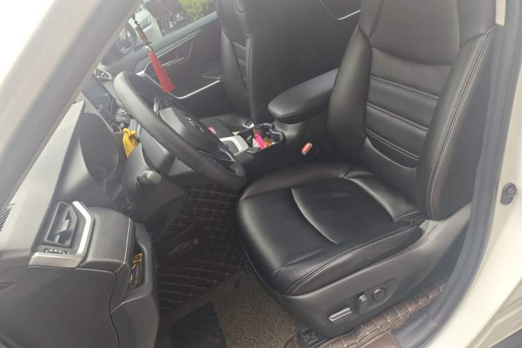 Used Toyota RAV4 2020 2.0L CVT Two-Wheel Drive Fashion Edition Left Front Seat